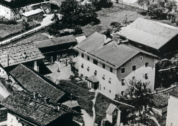 Pfarrhof um 1930